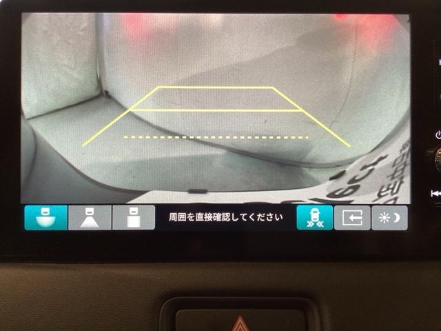 ヴェゼル ｅ：ＨＥＶＺ　ドライブレコーダー前後装備車　光触媒抗菌消臭施工済　ナビ　シートヒーター　ＥＴＣ　衝突回避支援ブレーキ機能　スマキ　Ｐトランク　フルオートエアコン　Ｄレコ　エアバッグ　両席エアバック　Ｒカメ　ソナー（8枚目）