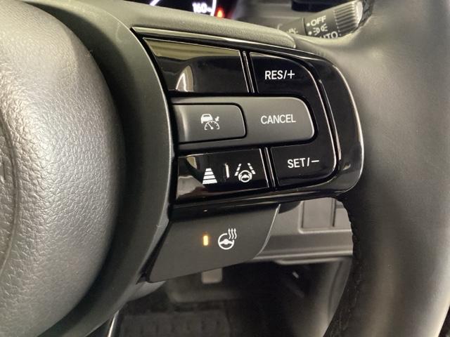 ヴェゼル ｅ：ＨＥＶＺ　ドライブレコーダー前後装備車　光触媒抗菌消臭施工済　ナビ　シートヒーター　ＥＴＣ　衝突回避支援ブレーキ機能　スマキ　Ｐトランク　フルオートエアコン　Ｄレコ　エアバッグ　両席エアバック　Ｒカメ　ソナー（14枚目）