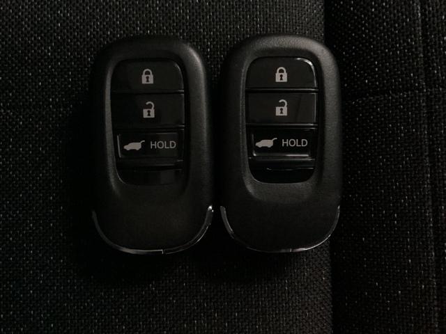 ヴェゼル ｅ：ＨＥＶＺ　ドライブレコーダー前後装備車　光触媒抗菌消臭施工済　ナビ　シートヒーター　ＥＴＣ　衝突回避支援ブレーキ機能　スマキ　Ｐトランク　フルオートエアコン　Ｄレコ　エアバッグ　両席エアバック　Ｒカメ　ソナー（15枚目）