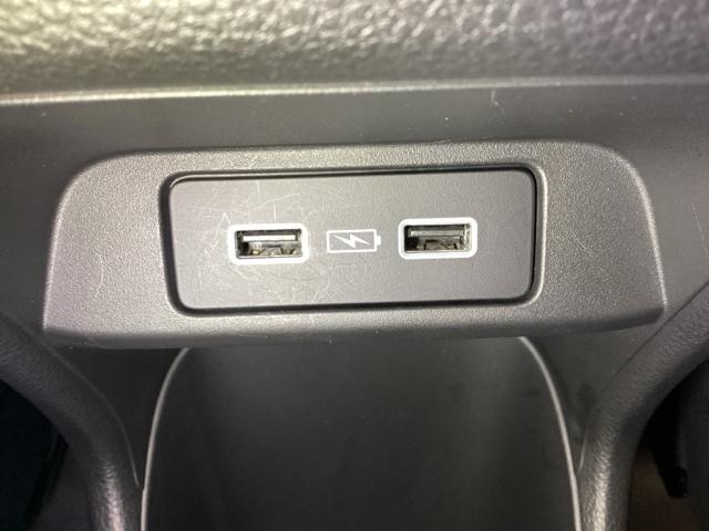 ヴェゼル ｅ：ＨＥＶＺ　ドライブレコーダー前後装備車　光触媒抗菌消臭施工済　ナビ　シートヒーター　ＥＴＣ　衝突回避支援ブレーキ機能　スマキ　Ｐトランク　フルオートエアコン　Ｄレコ　エアバッグ　両席エアバック　Ｒカメ　ソナー（23枚目）