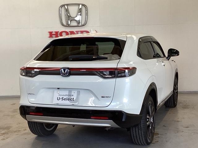 ヴェゼル ｅ：ＨＥＶＺ　光触媒抗菌消臭施工済　ドラレコ前後　障害物センサー　ナビ　シートヒーター　ＥＴＣ　衝突回避支援ブレーキ機能　スマキ　Ｐトランク　フルオートエアコン　Ｄレコ　エアバッグ　両席エアバック　Ｒカメ　ソナー（3枚目）