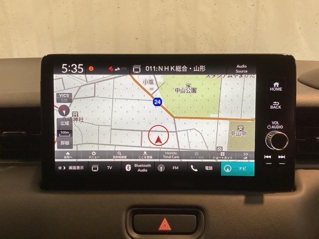 ヴェゼル ｅ：ＨＥＶＺ　光触媒抗菌消臭施工済　ドラレコ前後　障害物センサー　ナビ　シートヒーター　ＥＴＣ　衝突回避支援ブレーキ機能　スマキ　Ｐトランク　フルオートエアコン　Ｄレコ　エアバッグ　両席エアバック　Ｒカメ　ソナー（7枚目）