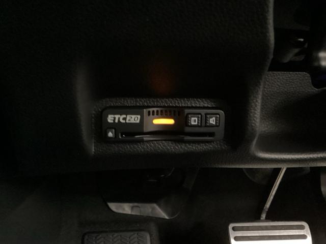 ヴェゼル ｅ：ＨＥＶＺ　光触媒抗菌消臭施工済　ドラレコ前後　障害物センサー　ナビ　シートヒーター　ＥＴＣ　衝突回避支援ブレーキ機能　スマキ　Ｐトランク　フルオートエアコン　Ｄレコ　エアバッグ　両席エアバック　Ｒカメ　ソナー（18枚目）