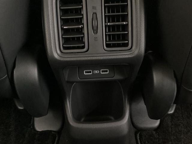 ヴェゼル ｅ：ＨＥＶＺ　光触媒抗菌消臭施工済　ドラレコ前後　障害物センサー　ナビ　シートヒーター　ＥＴＣ　衝突回避支援ブレーキ機能　スマキ　Ｐトランク　フルオートエアコン　Ｄレコ　エアバッグ　両席エアバック　Ｒカメ　ソナー（25枚目）