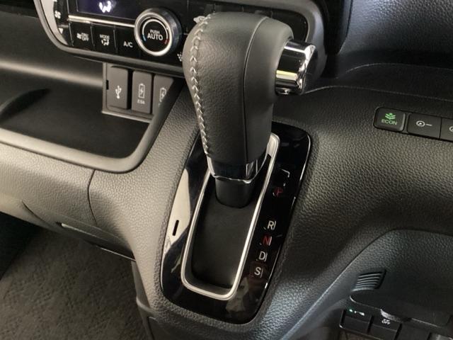 N-BOXカスタム Lターボ 光触媒抗菌消臭施工済 障害物センサー ナビ シートヒーター MTモード ETC クリアランスソナー オートクルーズ LEDランプ ECON USB接続 バックカメラ オートエアコン キーフリーシステム(8枚目)