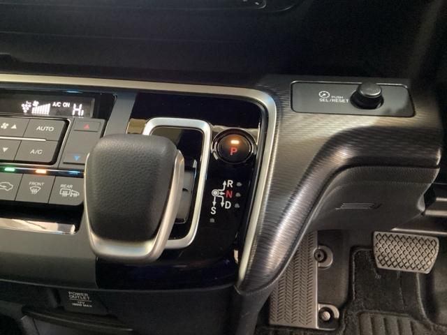 ステップワゴンスパーダ e:HEVスパーダGホンダセンシング 光触媒抗菌消臭施工済 エンジンスターター ナビ ETC ウォークスルー LEDライト ドライブレコーダ セキュリティアラーム 横滑り防止装置 クルーズコントロール Bカメラ USB接続 フルセグ(8枚目)