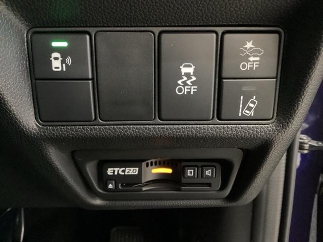 ステップワゴンスパーダ e:HEVスパーダGホンダセンシング 光触媒抗菌消臭施工済 エンジンスターター ナビ ETC ウォークスルー LEDライト ドライブレコーダ セキュリティアラーム 横滑り防止装置 クルーズコントロール Bカメラ USB接続 フルセグ(16枚目)