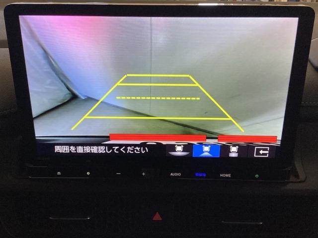 �o�b�N�ł̎Ԍɓ�������S�ł��I�@���A�J�������t���Ă���o�b�N���j�^�[�t�̃i�r�𑕔����Ă���܂��B����������Ă��苗��������ʂ���m�F�ł��܂��B