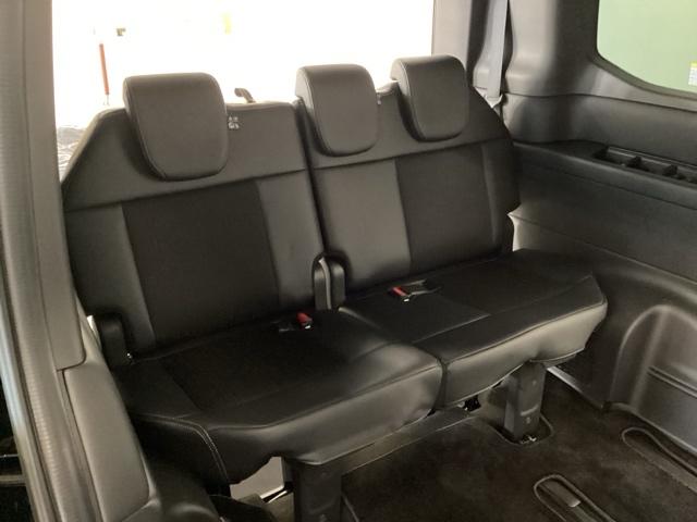 �V�[�g�͍��ʁE�w�����ꂪ�z�f�ނŁA�e�̕��������U�[���f�ނ����킹���R���r�V�[�g�ł��B�R��ڃV�[�g�͂Q��ڃV�[�g���X���C�h����̂ŁA������������������X�y�[�X���m�ۂ���Ă��܂��B