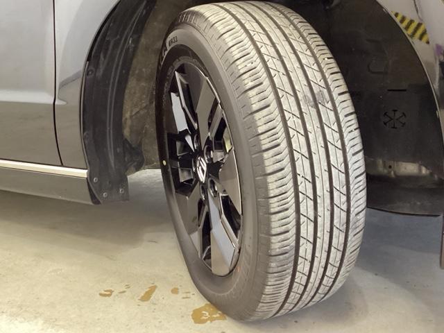 �����ȃf�U�C���̏����A���~�z�C�[���𑕔����Ă��܂��B�������������ĂāA�������{�f�B���C������w�������߂Ă���Ă��܂��B