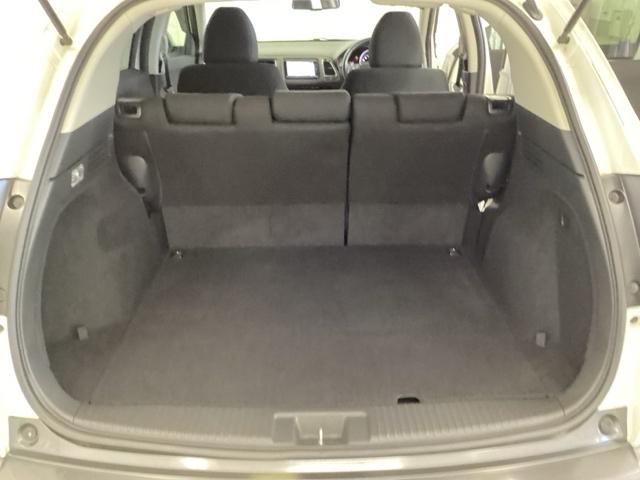 ���Q�b�W���L���g���₷���g�����N�́A�J�������L���ו��̐ς݉��낵�����₷�����ԂƂȂ��Ă���܂��B���A�V�[�g�̔w������͂U�F�S�̊����ŕ������ĉ|�ł���̂ŁA�������ו��Ȃǂ��ڂ��邱�Ƃ��ł��܂��B