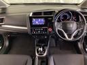 車内は光触媒抗菌消臭施工済です。インパネ周りはスタイリッシュなデザインで機能や装備も充実しています。グローブボックスやカップホルダーのほかにトレーなどたくさんの収納スペースが付いています。
