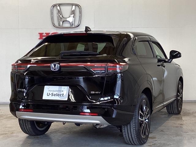 ヴェゼル ｅ：ＨＥＶＺ　中古スタッドレスタイヤ、純正メモリーナビ、ドライブレコーダー前後装着＋ＥＴＣ付　当社デモカー　盗難防止装置　１オーナー　ドラレコ付き　Ｒカメラ　フルセグテレビ　スマ－トキ－　ＥＴＣ車載器　Ｐセンサー（3枚目）