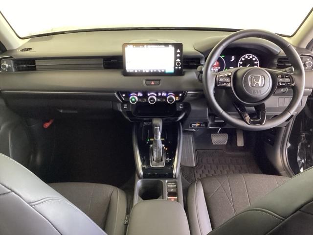 ヴェゼル ｅ：ＨＥＶＺ　中古スタッドレスタイヤ、純正メモリーナビ、ドライブレコーダー前後装着＋ＥＴＣ付　当社デモカー　盗難防止装置　１オーナー　ドラレコ付き　Ｒカメラ　フルセグテレビ　スマ－トキ－　ＥＴＣ車載器　Ｐセンサー（5枚目）