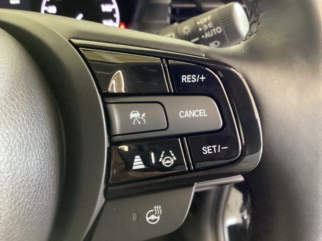 ヴェゼル ｅ：ＨＥＶＺ　中古スタッドレスタイヤ、純正メモリーナビ、ドライブレコーダー前後装着＋ＥＴＣ付　当社デモカー　盗難防止装置　１オーナー　ドラレコ付き　Ｒカメラ　フルセグテレビ　スマ－トキ－　ＥＴＣ車載器　Ｐセンサー（14枚目）