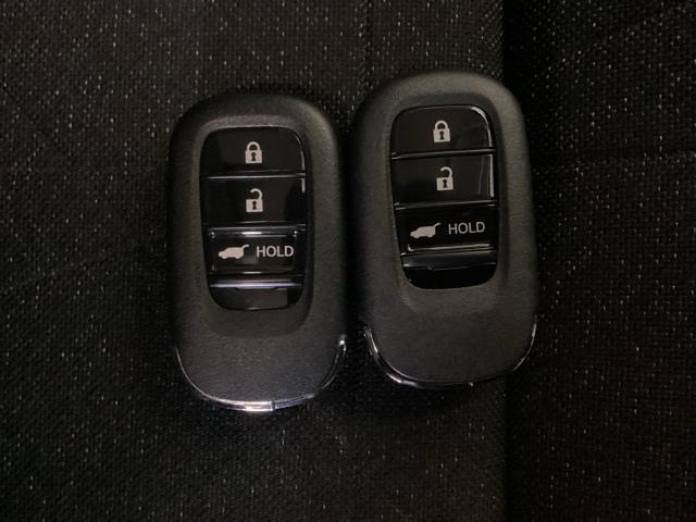 ヴェゼル ｅ：ＨＥＶＺ　中古スタッドレスタイヤ、純正メモリーナビ、ドライブレコーダー前後装着＋ＥＴＣ付　当社デモカー　盗難防止装置　１オーナー　ドラレコ付き　Ｒカメラ　フルセグテレビ　スマ－トキ－　ＥＴＣ車載器　Ｐセンサー（15枚目）