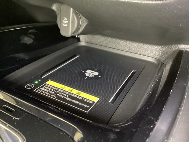 ヴェゼル ｅ：ＨＥＶＺ　中古スタッドレスタイヤ、純正メモリーナビ、ドライブレコーダー前後装着＋ＥＴＣ付　当社デモカー　盗難防止装置　１オーナー　ドラレコ付き　Ｒカメラ　フルセグテレビ　スマ－トキ－　ＥＴＣ車載器　Ｐセンサー（20枚目）