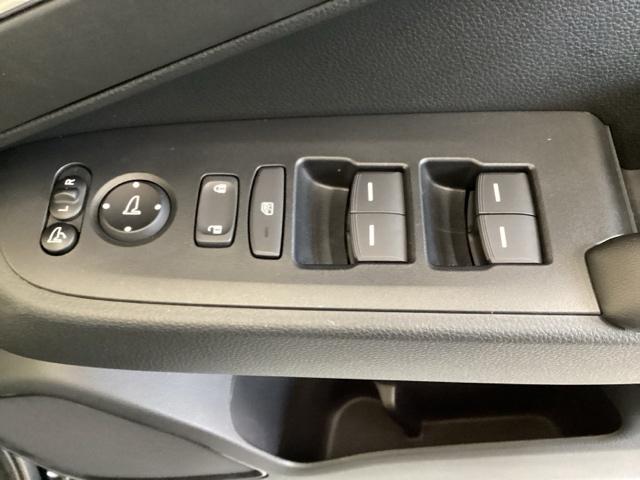 ヴェゼル ｅ：ＨＥＶＺ　中古スタッドレスタイヤ、純正メモリーナビ、ドライブレコーダー前後装着＋ＥＴＣ付　当社デモカー　盗難防止装置　１オーナー　ドラレコ付き　Ｒカメラ　フルセグテレビ　スマ－トキ－　ＥＴＣ車載器　Ｐセンサー（22枚目）