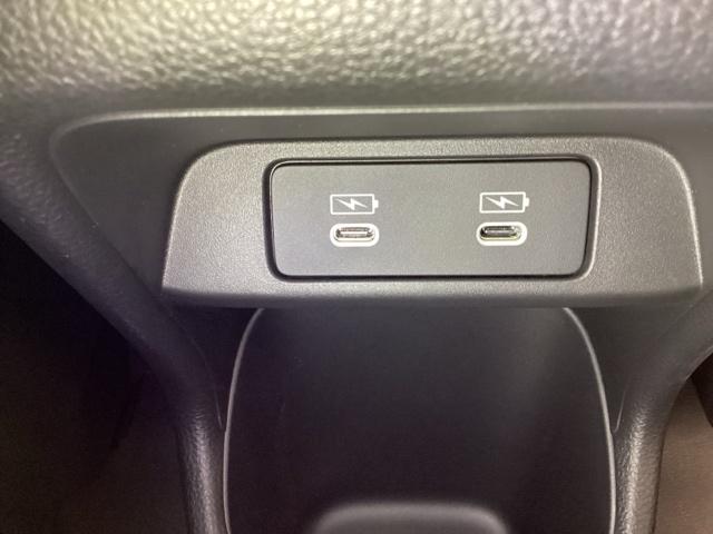 ヴェゼル ｅ：ＨＥＶＺ　中古スタッドレスタイヤ、純正メモリーナビ、ドライブレコーダー前後装着＋ＥＴＣ付　当社デモカー　盗難防止装置　１オーナー　ドラレコ付き　Ｒカメラ　フルセグテレビ　スマ－トキ－　ＥＴＣ車載器　Ｐセンサー（24枚目）