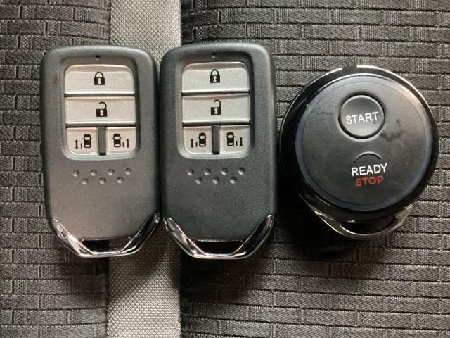 ステップワゴンスパーダ スパーダ・クールスピリットホンダセンシング　光触媒抗菌消臭施工済　エンジンスターター　ナビ　リア席モニター　シートヒーター　ＭＴモード　ＥＴＣ　盗難防止装置　シ－トヒ－タ－　ＬＥＤヘットライト　左右電動スライドドア　ＡＢＳ　スマ－トキ－　ターボ（15枚目）