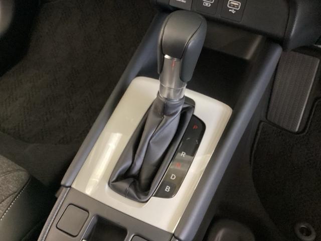 フィット ｅ：ＨＥＶホーム　中古スタッドレスタイヤ、純正メモリーナビ、ドライブレコーダー前後装着＋ＥＴＣ２．０付　当社デモカー　前後誤発進抑制機能　クリソナ　助手席エアバッグ　運転席エアバッグ　１オナ　アイドリングストップ（11枚目）