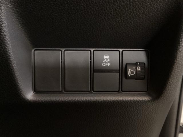 フィット ｅ：ＨＥＶホーム　中古スタッドレスタイヤ、純正メモリーナビ、ドライブレコーダー前後装着＋ＥＴＣ２．０付　当社デモカー　前後誤発進抑制機能　クリソナ　助手席エアバッグ　運転席エアバッグ　１オナ　アイドリングストップ（16枚目）