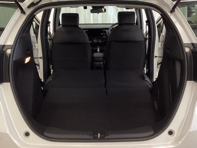 フィット ｅ：ＨＥＶホーム　中古スタッドレスタイヤ、純正メモリーナビ、ドライブレコーダー前後装着＋ＥＴＣ２．０付　当社デモカー　前後誤発進抑制機能　クリソナ　助手席エアバッグ　運転席エアバッグ　１オナ　アイドリングストップ（24枚目）