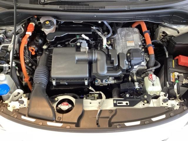 フィット ｅ：ＨＥＶホーム　中古スタッドレスタイヤ、純正メモリーナビ、ドライブレコーダー前後装着＋ＥＴＣ２．０付　当社デモカー　前後誤発進抑制機能　クリソナ　助手席エアバッグ　運転席エアバッグ　１オナ　アイドリングストップ（25枚目）