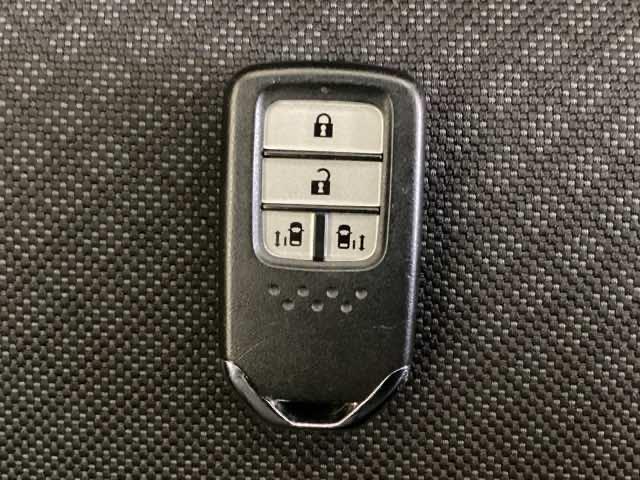 フリード Ｇ・ホンダセンシング　光触媒抗菌消臭施工済　ドラレコ前後　ナビ　シートヒーター　ＥＴＣ　Ｆセグ　追突被害軽減ブレーキ　ｉストップ　Ｗエアバッグ　パワーウィンドウ　アクティブクルーズコントロール　スマートキ　ＶＳＡ　エアコン（13枚目）