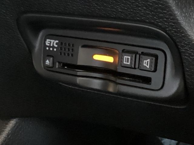 ヴェゼル ハイブリッドＸ・ホンダセンシング　光触媒抗菌消臭施工済　ドラレコ前後　ナビ　ＥＴＣ　ＭＴモード　地デジ　Ａクルーズ　Ｂモニ　スマキー　オートエアコン　ＶＳＡ　ＬＥＤヘッドライト　カーテンエアバッグ　ドライブレコーダー装着車　ＡＢＳ（17枚目）