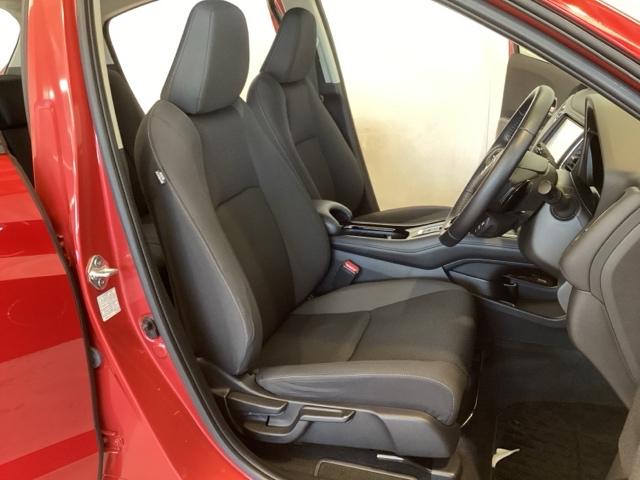 ヴェゼル ハイブリッドＸ・ホンダセンシング　光触媒抗菌消臭施工済　ドラレコ前後　ナビ　ＥＴＣ　ＭＴモード　地デジ　Ａクルーズ　Ｂモニ　スマキー　オートエアコン　ＶＳＡ　ＬＥＤヘッドライト　カーテンエアバッグ　ドライブレコーダー装着車　ＡＢＳ（21枚目）