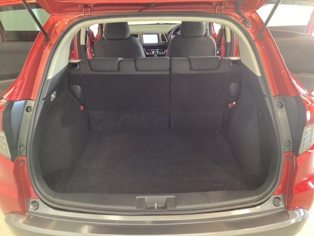 ヴェゼル ハイブリッドＸ・ホンダセンシング　光触媒抗菌消臭施工済　ドラレコ前後　ナビ　ＥＴＣ　ＭＴモード　地デジ　Ａクルーズ　Ｂモニ　スマキー　オートエアコン　ＶＳＡ　ＬＥＤヘッドライト　カーテンエアバッグ　ドライブレコーダー装着車　ＡＢＳ（23枚目）