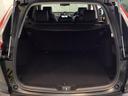 ラゲッジも広く使いやすいトランクは、開口部も広く荷物の積み下ろしもしやすいお車となっております。リアシートの背もたれは６：４の割合で分割して可倒できるので、長いお荷物などを載せることもできます。