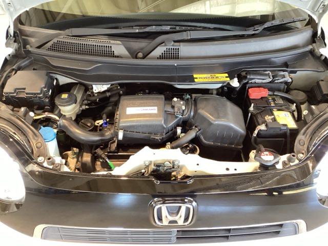 ホンダスタッフがしっかり整備して保証付きにてお渡し致します。エンジンルーム＆室内ルームともにクリーニング済みで清潔です。快適なドライブをお楽しみください。