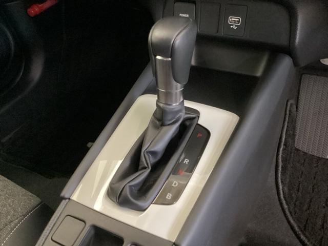 フィット e:HEVホーム 光触媒抗菌消臭施工済 ドラレコ前後 ナビ 障害物センサー ETC 前後誤発進抑制機能 クリソナ 助手席エアバッグ 運転席エアバッグ アイドリングストップ LEDライト USB接続 バックカメラ ABS(9枚目)