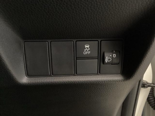 フィット e:HEVホーム 光触媒抗菌消臭施工済 ドラレコ前後 ナビ 障害物センサー ETC 前後誤発進抑制機能 クリソナ 助手席エアバッグ 運転席エアバッグ アイドリングストップ LEDライト USB接続 バックカメラ ABS(16枚目)