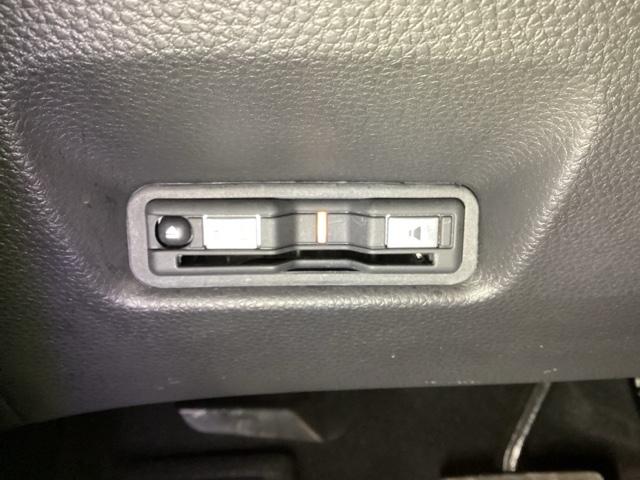 フィット e:HEVホーム 光触媒抗菌消臭施工済 ドラレコ前後 ナビ 障害物センサー ETC 前後誤発進抑制機能 クリソナ 助手席エアバッグ 運転席エアバッグ アイドリングストップ LEDライト USB接続 バックカメラ ABS(17枚目)