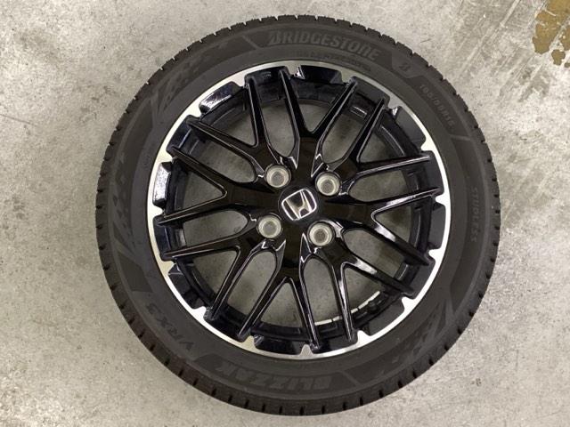 Ｎ－ＢＯＸカスタム ターボ　中古スタッドレスタイヤ、純正メモリーナビ、ドライブレコーダー前後装着＋ＥＴＣ付　当社デモカー　サイドエアバック　Ｄレコ　ＬＥＤランプ　ＥＴＣ車載器　マルチビューカメラ　スマ－トキ－　フルセグテレビ（3枚目）