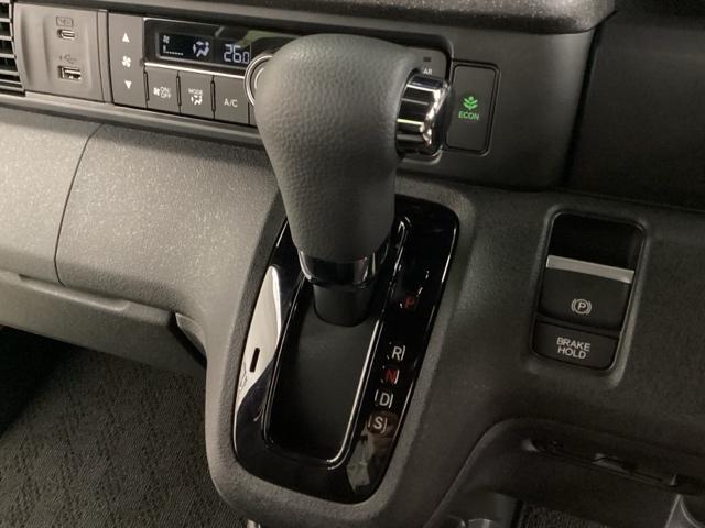 Ｎ－ＢＯＸカスタム ターボコーディネートスタイル　中古スタッドレスタイヤ、純正メモリーナビ、ドライブレコーダー前後装着＋ＥＴＣ付　当社デモカー　サイドエアバッグ　ＬＥＤライト　前席シートヒーター　フルセグＴＶ　スマキー　ＤＶＤ　ＶＳＡ　ベンチシート（11枚目）