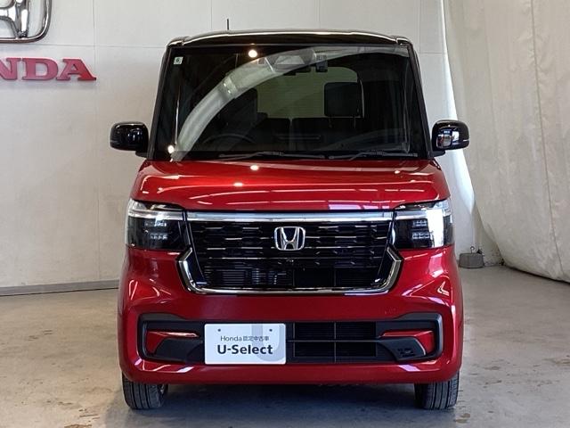 Ｎ－ＢＯＸカスタム ターボコーディネートスタイル　中古スタッドレスタイヤ、純正メモリーナビ、ドライブレコーダー前後装着＋ＥＴＣ付　当社デモカー　サイドエアバッグ　ＬＥＤライト　前席シートヒーター　フルセグＴＶ　スマキー　ＤＶＤ　ＶＳＡ　ベンチシート（4枚目）