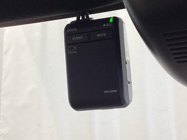 Ｎ－ＢＯＸカスタム ターボコーディネートスタイル　中古スタッドレスタイヤ、純正メモリーナビ、ドライブレコーダー前後装着＋ＥＴＣ付　当社デモカー　サイドエアバッグ　ＬＥＤライト　前席シートヒーター　フルセグＴＶ　スマキー　ＤＶＤ　ＶＳＡ　ベンチシート（21枚目）