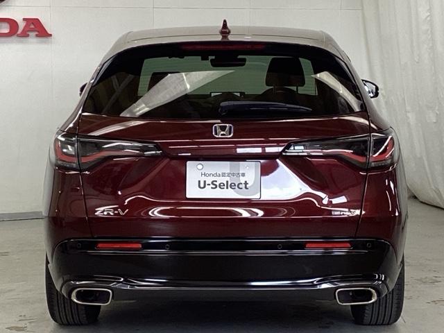 ＺＲ－Ｖ ｅ：ＨＥＶＺ特別仕様車ブラックスタイル　中古スタッドレスタイヤ、純正メモリーナビ、ドライブレコーダー前後装着＋ＥＴＣ２．０付　当社デモカー　全周囲カメラ　電動リアゲート　オートクルーズコントロール　コーナーセンサー　バックカメラ　４ＷＤ（6枚目）