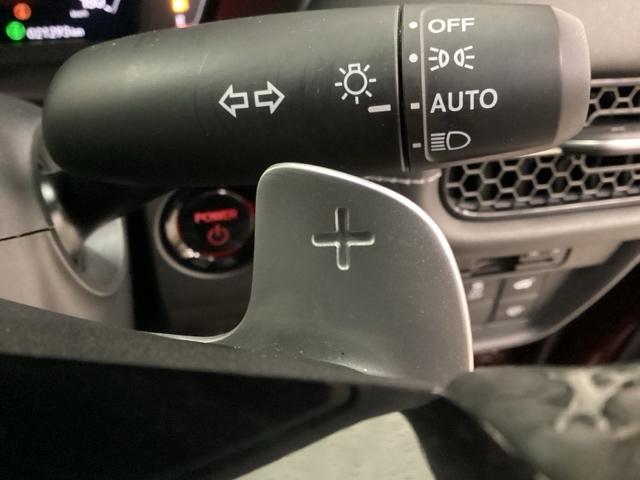 ＺＲ－Ｖ ｅ：ＨＥＶＺ特別仕様車ブラックスタイル　中古スタッドレスタイヤ、純正メモリーナビ、ドライブレコーダー前後装着＋ＥＴＣ２．０付　当社デモカー　全周囲カメラ　電動リアゲート　オートクルーズコントロール　コーナーセンサー　バックカメラ　４ＷＤ（18枚目）