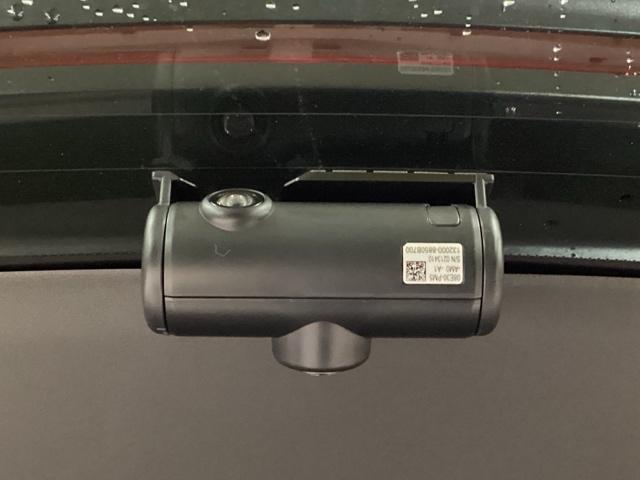 ＺＲ－Ｖ ｅ：ＨＥＶＺ特別仕様車ブラックスタイル　中古スタッドレスタイヤ、純正メモリーナビ、ドライブレコーダー前後装着＋ＥＴＣ２．０付　当社デモカー　全周囲カメラ　電動リアゲート　オートクルーズコントロール　コーナーセンサー　バックカメラ　４ＷＤ（22枚目）