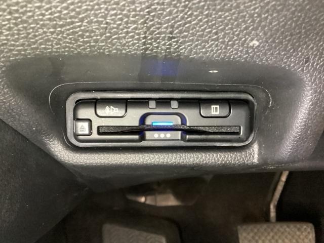 フィットハイブリッド Lパッケージ 光触媒抗菌消臭施工済 ナビ ETC 地デジフルセグTV サイドエアバック DVD再生 LED ECON バックカメラ オートクルーズコントロール イモビライザー ESC AUTOエアコン ABS(15枚目)