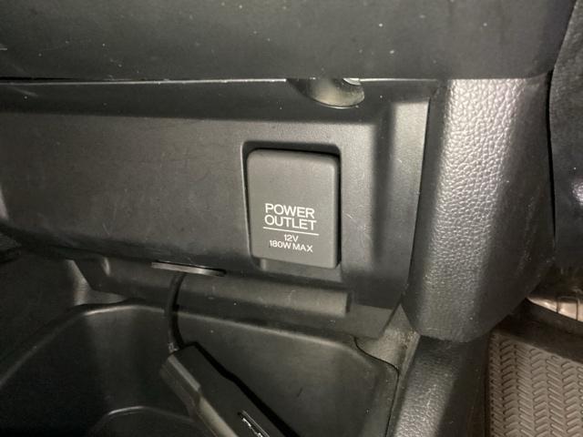 フィットハイブリッド Lパッケージ 光触媒抗菌消臭施工済 ナビ ETC 地デジフルセグTV サイドエアバック DVD再生 LED ECON バックカメラ オートクルーズコントロール イモビライザー ESC AUTOエアコン ABS(16枚目)