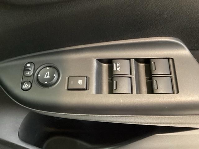 フィットハイブリッド Lパッケージ 光触媒抗菌消臭施工済 ナビ ETC 地デジフルセグTV サイドエアバック DVD再生 LED ECON バックカメラ オートクルーズコントロール イモビライザー ESC AUTOエアコン ABS(18枚目)