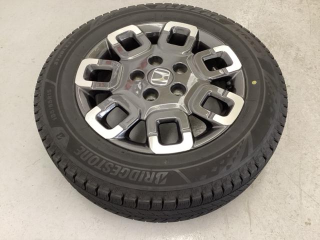 フリード エアーEX 中古スタッドレスタイヤ、純正メモリーナビ、ドライブレコーダー前後装着+ETC付 当社デモカー バックモニター リアクーラー 盗難防止システム DVD 両側パワースライドドア 横滑り防止装置 クルコン(3枚目)