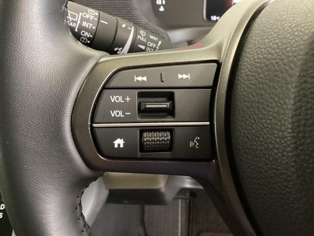 フリード エアーEX 中古スタッドレスタイヤ、純正メモリーナビ、ドライブレコーダー前後装着+ETC付 当社デモカー バックモニター リアクーラー 盗難防止システム DVD 両側パワースライドドア 横滑り防止装置 クルコン(15枚目)