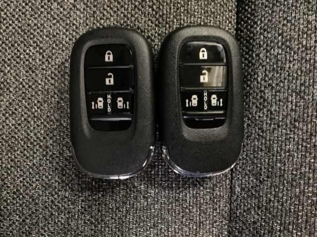 フリード エアーEX 中古スタッドレスタイヤ、純正メモリーナビ、ドライブレコーダー前後装着+ETC付 当社デモカー バックモニター リアクーラー 盗難防止システム DVD 両側パワースライドドア 横滑り防止装置 クルコン(17枚目)